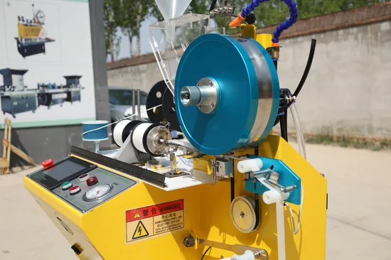 Machine à tisser les semences de légumes entièrement fonctionnelle et mobile pour réaliser des semis agricoles de précision